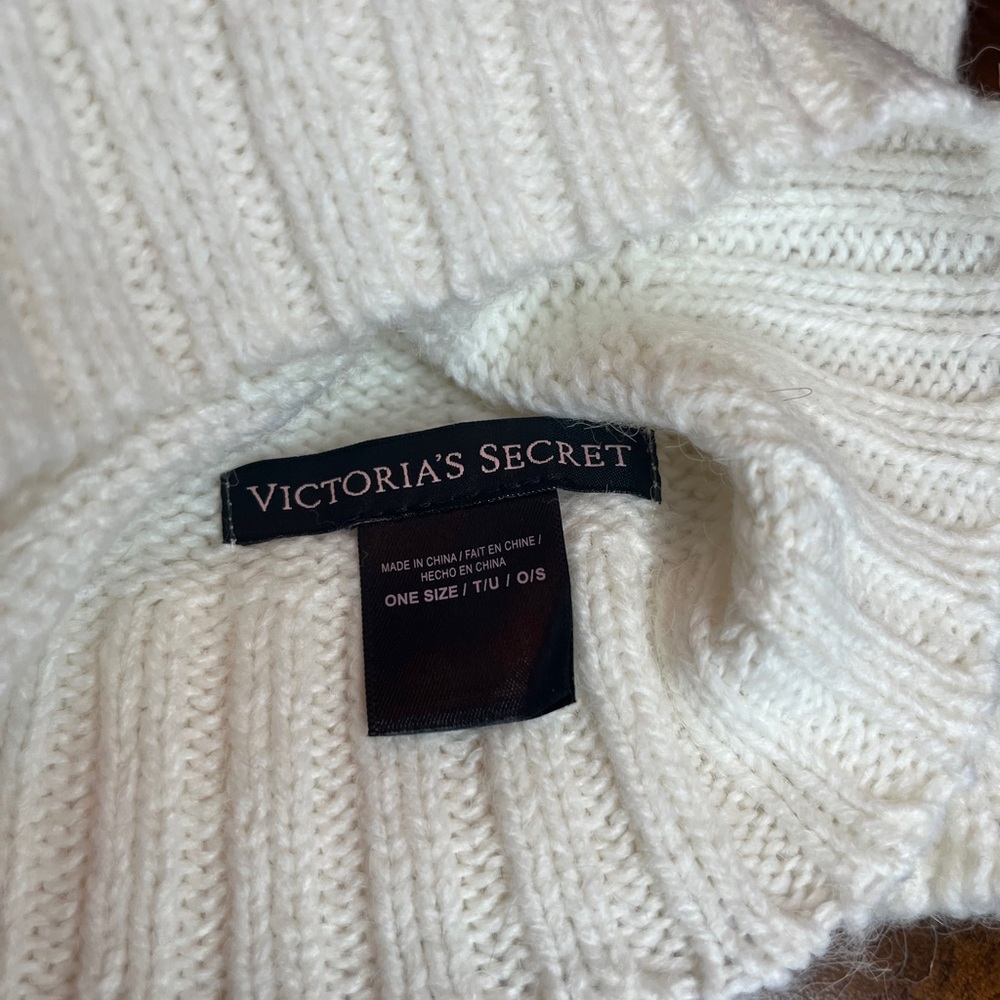 Victoria's Secret Ivory Bling Beanie Hat & Infinity Scarf Set w/Rhinestones- NWT - Picture 4 of 9